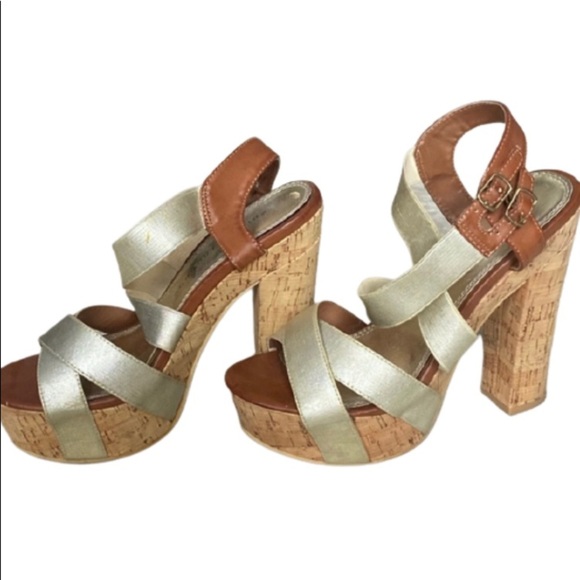 Beautiful heels Sandals - Picture 2 of 6